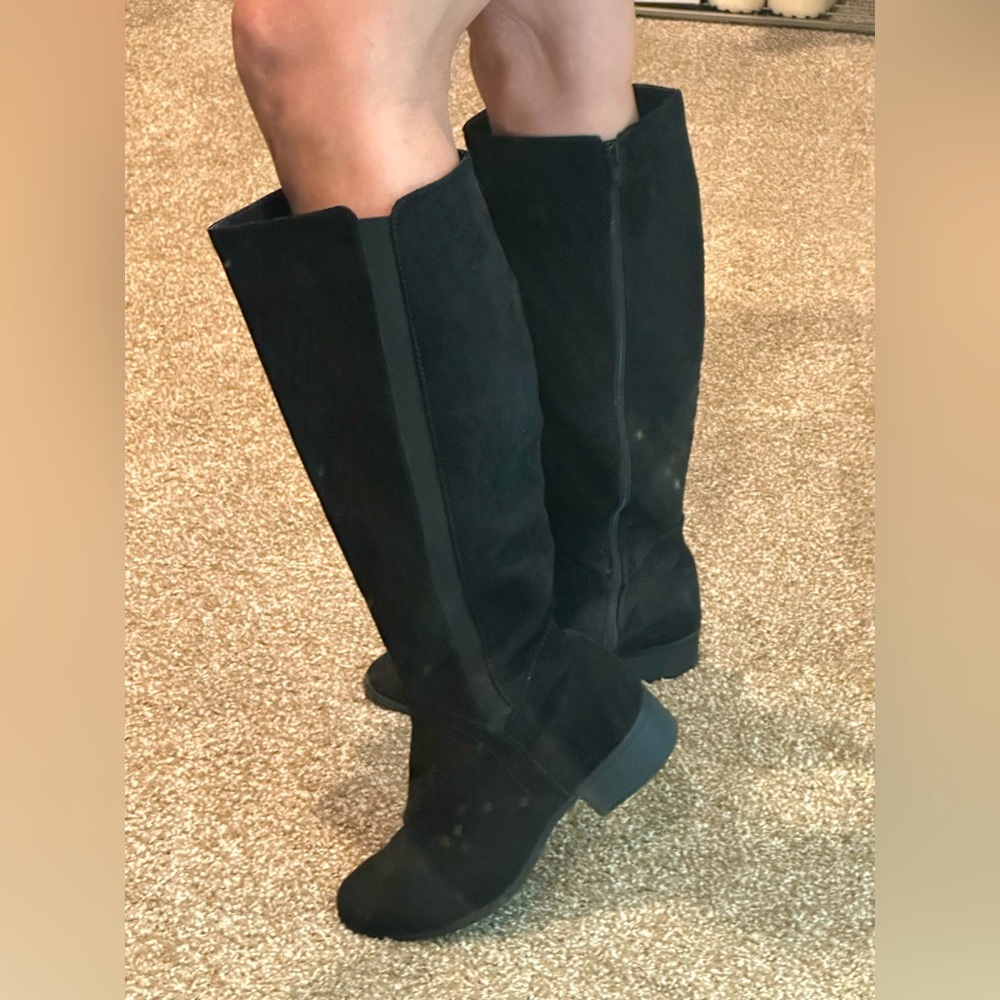 Women’s Black Boots 👢 calf height